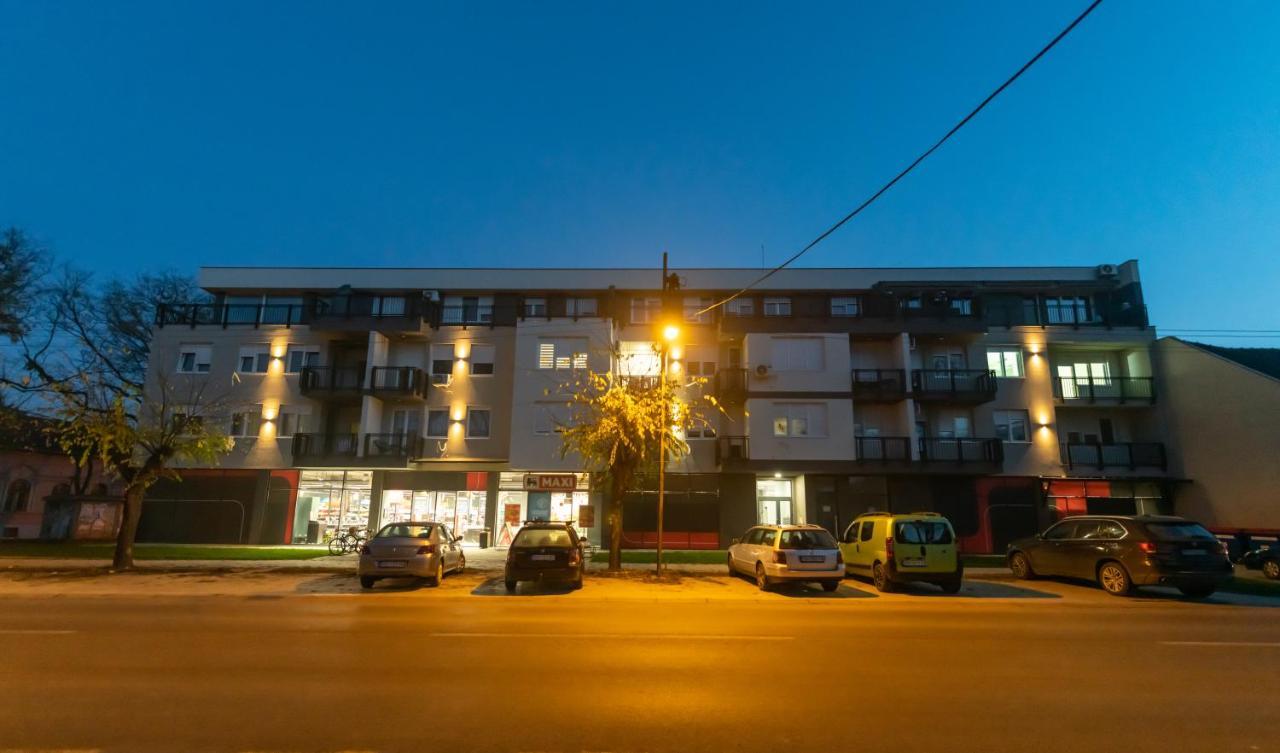 Family Resort Subotica Apartments Extérieur photo