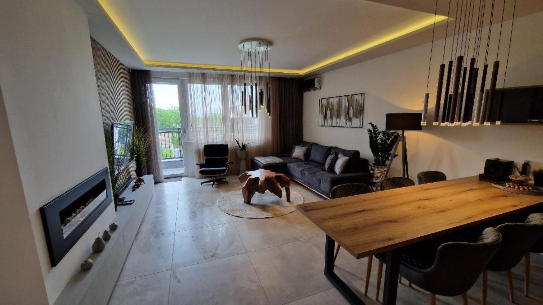 Family Resort Subotica Apartments Extérieur photo